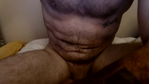 Snapshot of dennishungwell chatting on 09.10.25 dennishungwell online show from 09.10.25