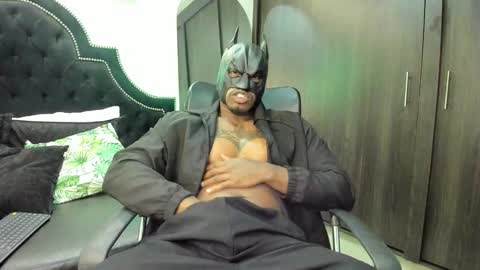 Snapshot of denzelrios chatting on 10.31.25 denzelrios online show from 10.31.25