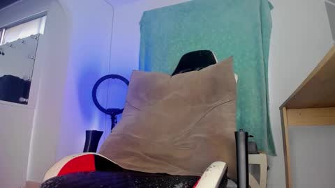 dereckhardd online show from 02.13.26