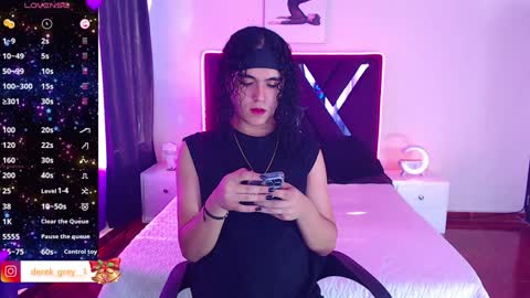 Snapshot of derek_greyy_ chatting on 01.10.25 derek grey online show from 01.10.25
