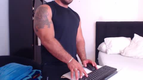 Derek online show from 11.04.25