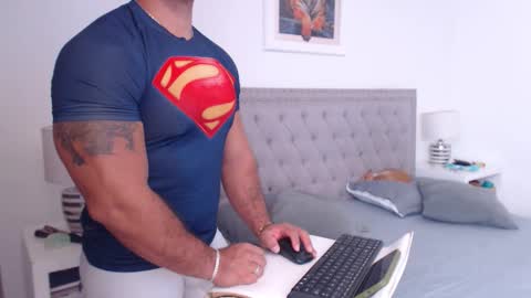 Snapshot of derek_group chatting on 03.09.26 Derek online show from 03.09.26