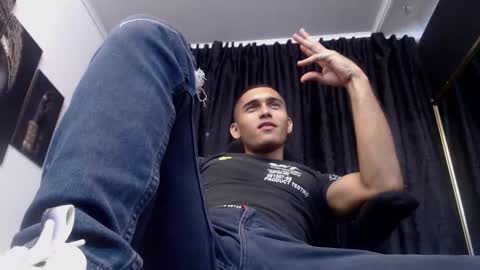 D E R E K online show from 10.04.25