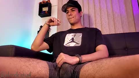 Snapshot of derek_stud_ chatting on 10.05.25 Derek independent model online show from 10.05.25