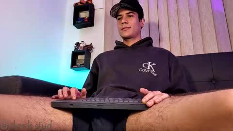 Snapshot of derek_stud_ chatting on 10.11.25 Derek independent model online show from 10.11.25