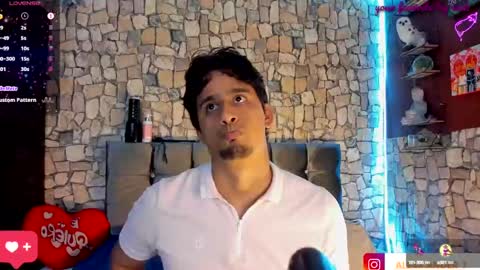 Snapshot of derekk_cute chatting on 01.18.25 DEREKK online show from 01.18.25