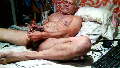 Snapshot of derick1961 chatting on 11.06.25 derick1961 online show from 11.06.25