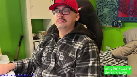 Snapshot of derrick_hose chatting on 01.10.25 Derrick Hose online show from 01.10.25