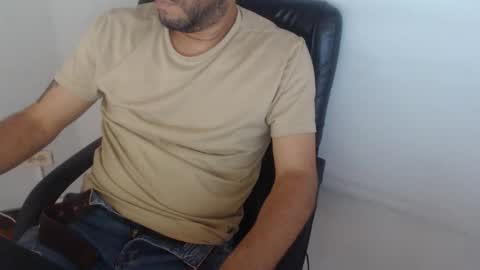 Snapshot of derrik_ chatting on 02.18.26 online show from 02.18.26