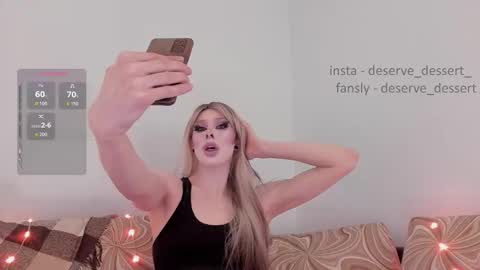 Snapshot of deserve_dessert chatting on 11.23.25 Domi online show from 11.23.25