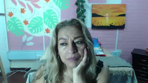 Snapshot of desire_latin chatting on 01.06.25 VALERIA online show from 01.06.25