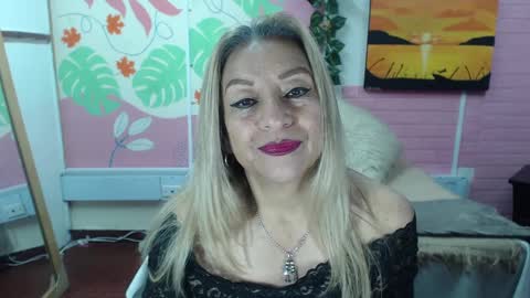 Snapshot of desire_latin chatting on 02.17.25 VALERIA online show from 02.17.25