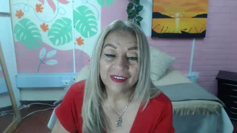 Snapshot of desire_latin chatting on 11.27.25 VALERIA online show from 11.27.25