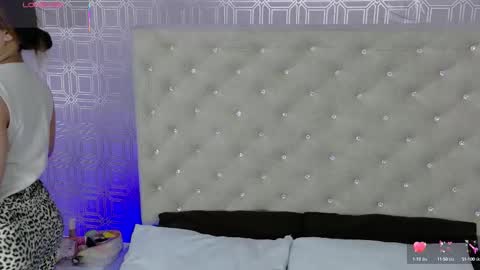 Snapshot of desire_sara chatting on 09.21.25 Sara Desire online show from 09.21.25