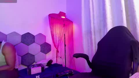 TORI AND MR. BEAR online show from 04.30.26
