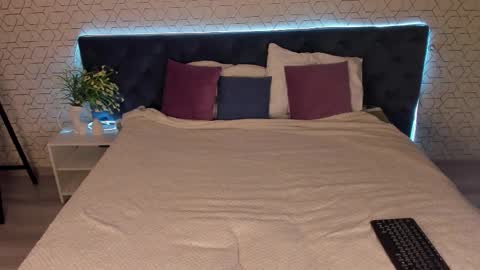 Snapshot of desiree_doll chatting on 03.15.26 Gill online show from 03.15.26