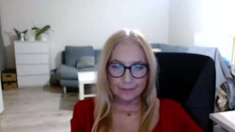 Snapshot of desiresofia chatting on 12.11.24 S O F I A online show from 12.11.24