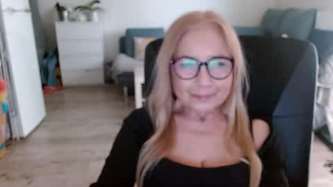 Snapshot of desiresofia chatting on 01.02.25 S O F I A online show from 01.02.25