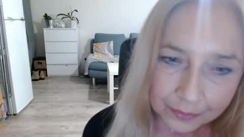 Snapshot of desiresofia chatting on 01.15.25 S O F I A online show from 01.15.25