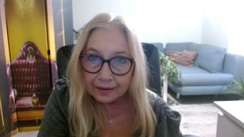 Snapshot of desiresofia chatting on 11.09.25 S O F I A online show from 11.09.25