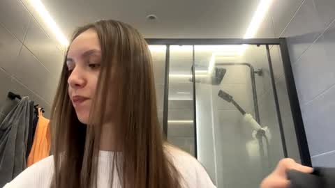 Snapshot of desirewingard chatting on 04.04.26 Ksenia online show from 04.04.26