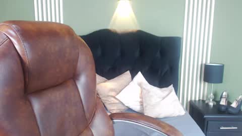 Snapshot of desiring__angel chatting on 12.06.24 Desiring Angel online show from 12.06.24