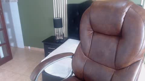 Snapshot of desiring__angel chatting on 12.23.24 Desiring Angel online show from 12.23.24