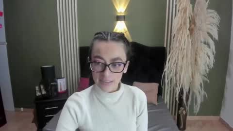 Snapshot of desiring__angel chatting on 02.11.25 Desiring Angel online show from 02.11.25