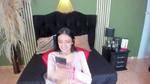 Snapshot of desiring__angel chatting on 02.25.25 Desiring Angel online show from 02.25.25