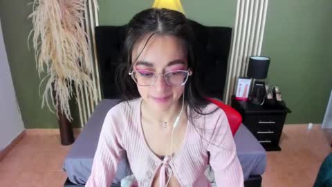 Snapshot of desiring__angel chatting on 03.06.25 Desiring Angel online show from 03.06.25