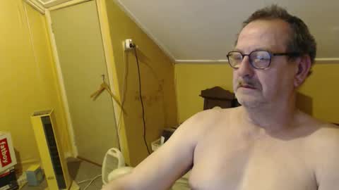 Snapshot of destelp chatting on 02.06.26 destelp online show from 02.06.26