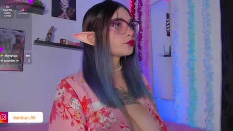 Snapshot of destiny14_ chatting on 09.13.25 Dani online show from 09.13.25