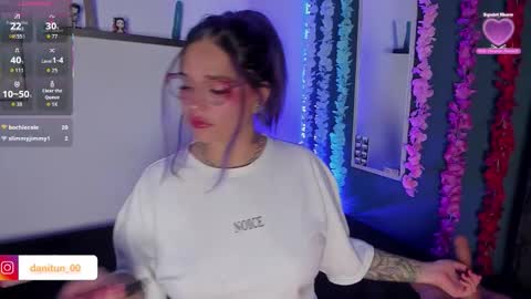 Snapshot of destiny14_ chatting on 02.06.26 Dani online show from 02.06.26