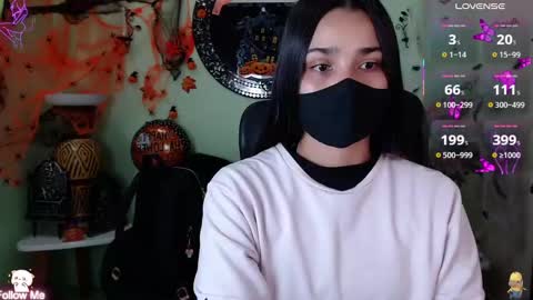 Snapshot of destinyhills_ chatting on 10.17.25 Destiny online show from 10.17.25