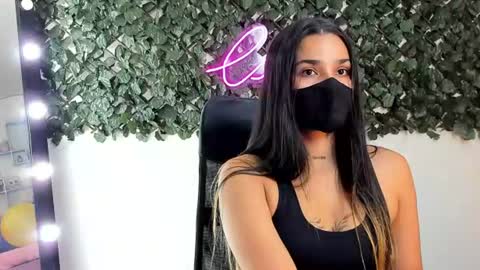 Snapshot of destinyhills_ chatting on 06.18.26 Destiny online show from 06.18.26
