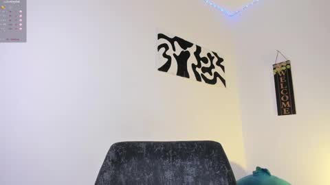 Snapshot of desty_y chatting on 11.13.25 desty_y online show from 11.13.25