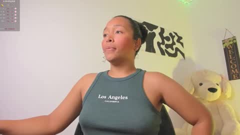 Snapshot of desty_y chatting on 11.26.25 desty_y online show from 11.26.25