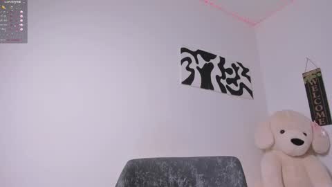 Snapshot of desty_y chatting on 12.15.25 desty_y online show from 12.15.25