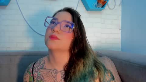 Snapshot of deva_blue chatting on 03.04.25 Deva Blue online show from 03.04.25