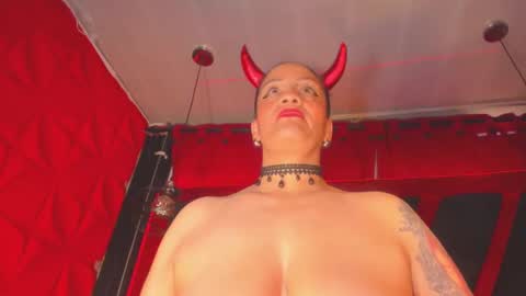 devil_taylorx online show from 09.26.25