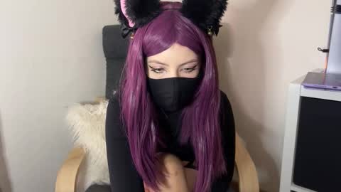 Snapshot of deviliaaa chatting on 11.13.25 Devil online show from 11.13.25