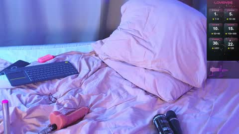 Snapshot of devilss_toy chatting on 12.09.24 CIBELLE online show from 12.09.24