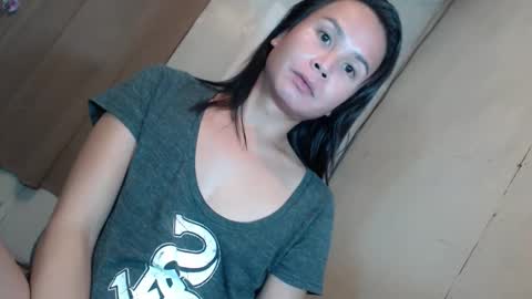 Snapshot of devine_g chatting on 02.09.25 Igat online show from 02.09.25