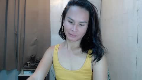 Snapshot of devine_g chatting on 02.20.25 Igat online show from 02.20.25