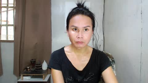 Snapshot of devine_g chatting on 02.26.25 Igat online show from 02.26.25