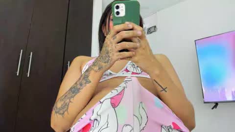 thumb up me please its important online show from 12.10.24