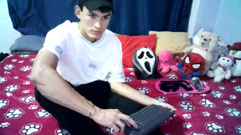 Snapshot of dey_royce chatting on 04.08.26 Dey royce online show from 04.08.26