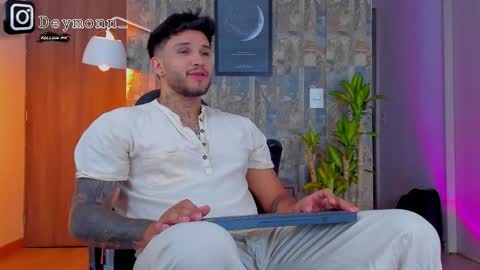 JULIAN online show from 09.29.25