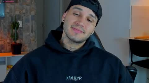 Snapshot of deymon_scott chatting on 03.27.26 JULIAN online show from 03.27.26