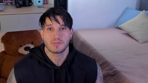 Snapshot of deymon_scott chatting on 04.05.26 JULIAN online show from 04.05.26